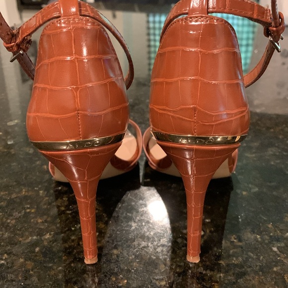 •Aldo “Kalanda” Cognac Heels W/ Buckled  Strap & Gold Toned Hardware GORGEOUS!• - Picture 3 of 14
